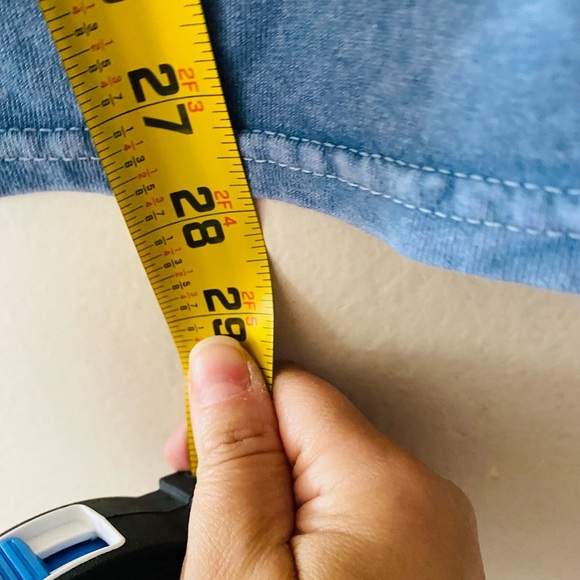 Ice Cube Blue Graphic T Shirt Women’s Size Medium Distressed Cotton Tee NEW - Picture 5 of 8